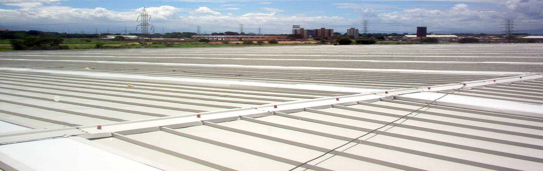 Cubiertas Comerciales, Industriales e Institucionales, standing-seam.